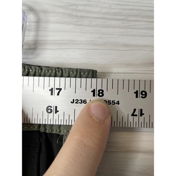 VTRYA Shorts Mens Large Black Green Athletic Drawstring Zip Pockets Stretch - Picture 2 of 10